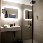 Christina 호텔 3*