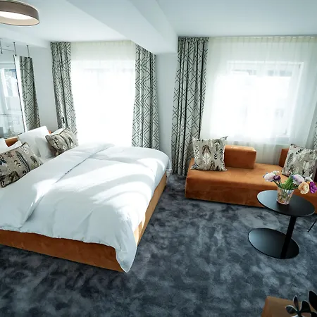 Christina Otel 3*