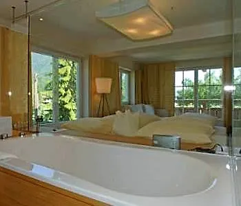Christina Hotel 3*