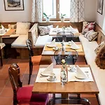 Hotel Christina Seefeld in Tirol