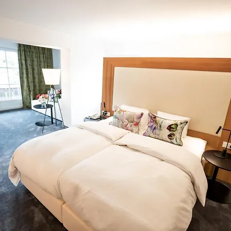 Christina Hotel 3*